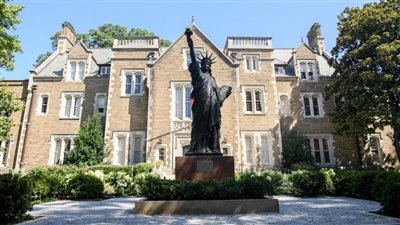 غضب فرنسي من طعنة الظهر الأمريكية يتسبب فى إلغاء احتفال بواشنطن