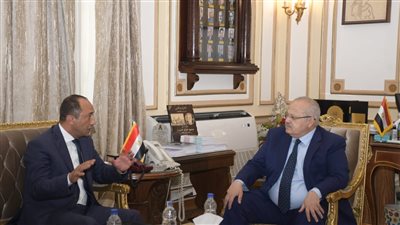 رئيس جامعة القاهرة يناقش الإعداد لنموذج محاكاة المؤتمر الدولي لمكافحة الفساد