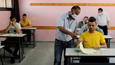 عمليات المعلمين: إصابة مراقب بالثانوية العامة في طنطا بأزمة صدرية