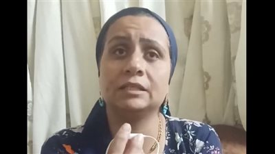 مطلقة تستغيث: أتجوز عليا وعايز يرميني في الشارع بأولادي 