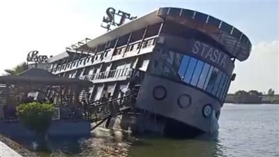 استجابة لـ كايرو لايف.. وصول فريق من هيئة قناة السويس لإنقاذ المركب الغارق بالمنصورة