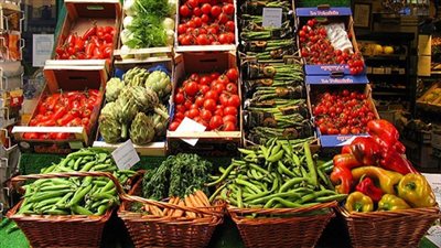 الطماطم بـ 8 والفلفل بـ 5.. استقرار أسعار الخضروات اليوم في الأسواق