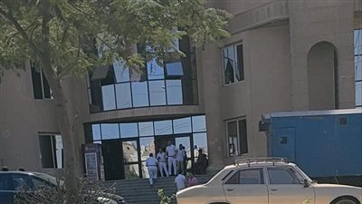  واقعة السجود للكلب.. الطبيب والممرض وجهًا لوجه أمام المحكمة | صور وفيديو