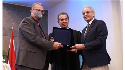 رئيس الطائفة الإنجيلية يشهد تخريج الدفعة 150 من كلية اللاهوت 