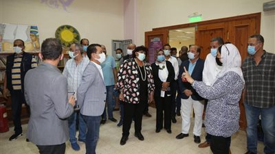 إيناس عبد الدايم تتفقد قصر ثقافة برج العرب وتوجه بتأسيس مسرح مكشوف | صور 