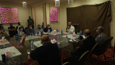 وزير النقل يعقد اجتماعا موسعا مع أعضاء اللجنة الخاصة بمتابعة إنشاء ميناء المكس بحضور عدد من الأهالي