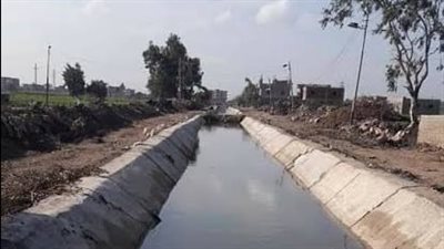 مدير ري غرب البحيرة يتفقد تنفيذ أعمال المشروع القومي لتأهيل وتبطين الترع