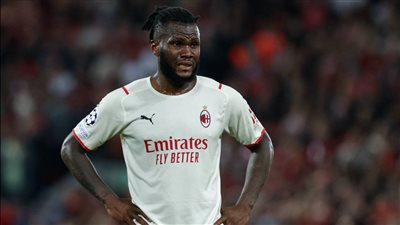 باريس سان جيرمان يزاحم برشلونة على ضم فرانك كيسي