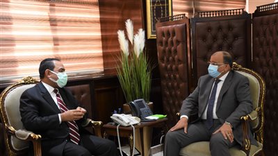 شعراوي يبحث نقل موظفي التنمية المحلية إلى العاصمة الإدارية الجديدة