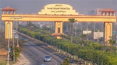 مسئولو الإسكان يتفقدون مشروعات الكهرباء والطرق والمرافق في العاشر من رمضان