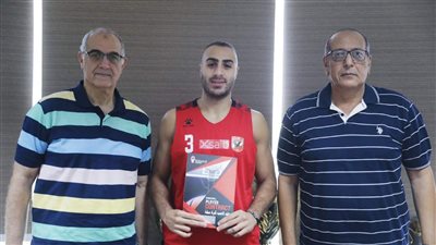 الأهلي يضم عمر عزب لفريق السلة
