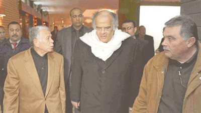 بعد تتويج الزمالك بالدوري.. حسن حمدي يهدي ممدوح عباس مانجو كيت