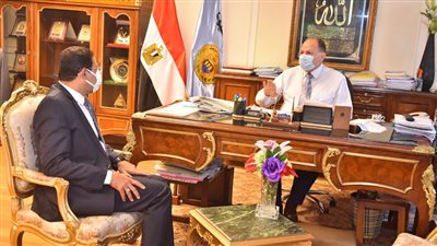 محافظ أسيوط يطالب وكيل الشباب والرياضة الجديد بـ استكمال مسيرة التطوير والتنمية