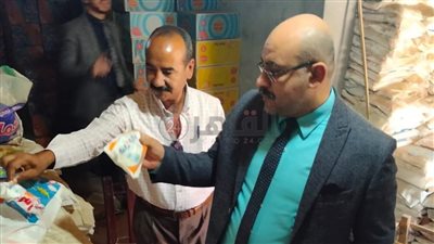 ضبط كمامات مجهولة المصدر وأغذية منتهية الصلاحية بمركز أبو قرقاص بالمنيا