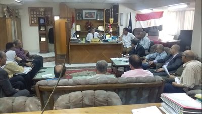 تعليم البحيرة يبحث مع مجلس الأمناء تحديد قيمة رسوم مجموعات التقوية