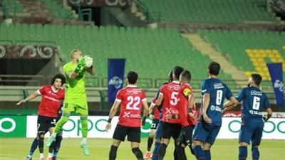 ارتداء شارات سوداء في السوبر المصري حدادًا على وفاة المشير طنطاوي