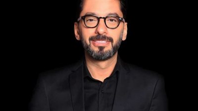 الدكتور محمد عماد استشاري تجميل الأسنان ينعى المشير محمد حسين طنطاوي 