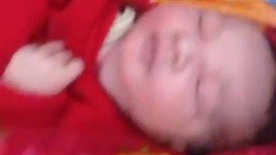 العثور على طفل حديث الولادة أمام مسجد في بنها