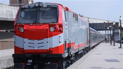 ارتباك في حركة القطارات داخل محطة مصر.. والسكة الحديد: جارٍ العمل على انتظام الرحلات 