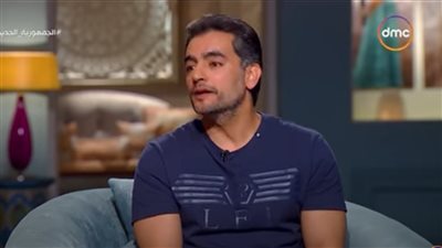 هاني سلامة: كنت أصفق وأنا أشاهد موكب المومياوات ونفسي أقدم أعمال تاريخية