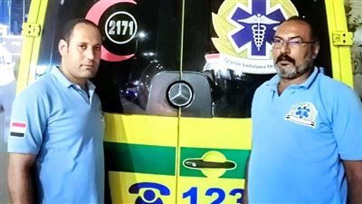 مسعف وسائق يعيدان 120 ألف جنيه لمصاب على الطريق الدولي بـ المحلة