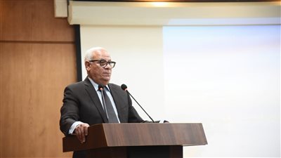 محافظ بورسعيد يبحث استعدادات استقبال العام الدراسي الجديد 