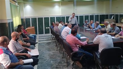 رئيس مدينة ملوي يتابع جهود تطبيق الإجراءات الاحترازية