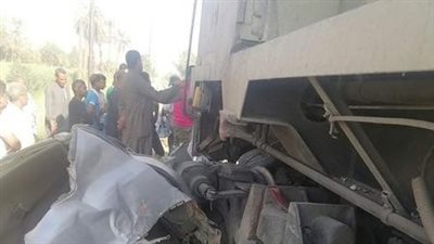 عودة حركة القطارات عقب رفع آثار تصادم قطار بسيارة ملاكي في قنا