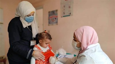 صحة المنيا تقدم الخدمات الطبية والعلاجية لـ 1678 مواطنا بقرية كفر الصالحين بمركز مغاغة