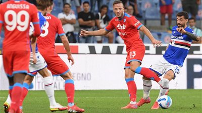 نابولي يمطر شباك سامدبوريا برباعية في الدوي الإيطالي