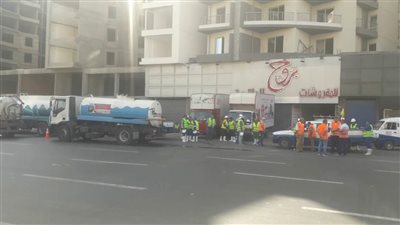 انتشار فرق وسيارات صرف صحي بشوارع الإسكندرية تزامنًا مع توقعات سقوط أمطار