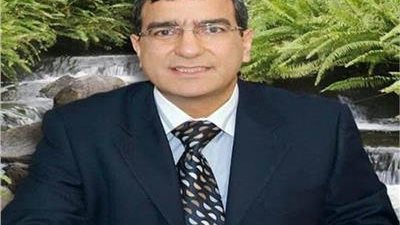 أستاذ طب وقائي: إصابات كورونا اليومية جرس إنذار.. والموجة الرابعة قادمة بقوة