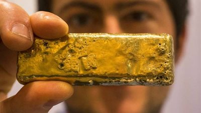 بسعر 1800 دولار للأوقية.. الذهب يرتفع عالميًّا مع تراجع الدولار الأمريكي