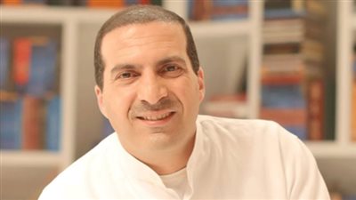 عمرو خالد يوضح حكم من وعد بالزواج بعد قصة حب ولم يصدق 