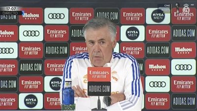 أنشيلوتي: بنزيما يستطيع الفوز بالكرة الذهبية هذا الموسم 