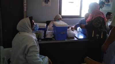 توافد المواطنين على مراكز شباب كفر الشيخ لتلقى لقاح كورونا