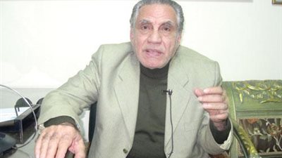 وفاة الكاريكاتير جمعة فرحات عن عمر ناهز الـ80 عامًا |صورة