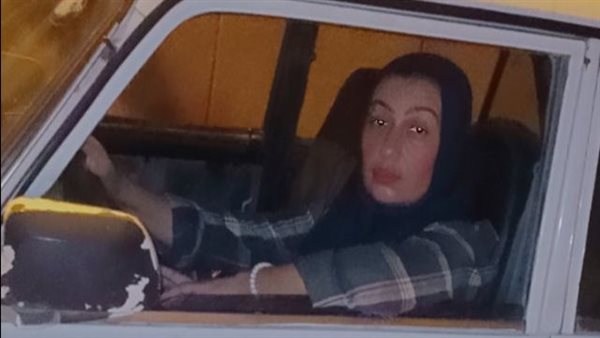  سيدة تعمل سائقة