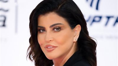 جومانا مراد: حبيب الطفولة تزوج صديقتي.. ودايمًا كنت بفكر في الانتحار | فيديو