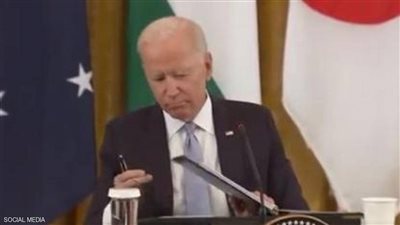 سماعة الترجمة تخذل الرئيس الأمريكي أثناء قمة الحوار الأمني الرباعي «كواد» | فيديو