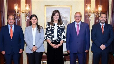 نبيلة مكرم: نتطلع للاستفادة من خبرات الجامعة البريطانية في تنفيذ مبادرات الوزارة