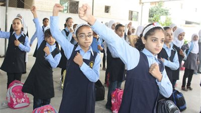 مدارس الجيزة تناشد أولياء الأمور الالتزام بالزي المدرسي في خلال أيام الدراسة 