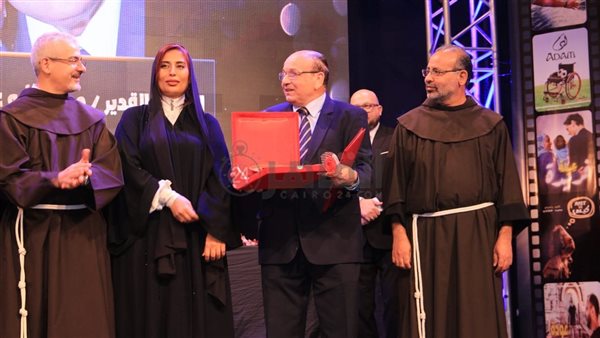 تكريم مجدي أبو عميرة