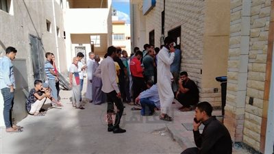 بعد انقطاع التيار 4 أيام.. صرخات أهالي مطروح بسبب خلل فني بشحن كروت الكهرباء | فيديو 