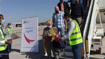 مطار الأقصر الدولي يستقبل أولى رحلات شركة Blue air من رومانيا| صور