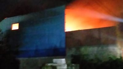 شاهد| حريق بمصنع كرتون بقليوب 