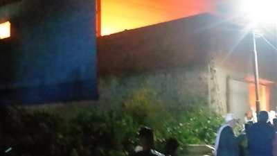 بسب حريق مصنعه.. إصابة صاحب مصنع كرتون قليوب بحالة صرع ونقله للمستشفى