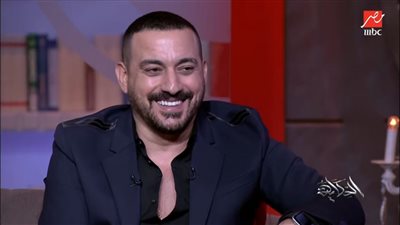 محمد الحلو مثلي الأعلى وهذا سر نجاح عمرو دياب.. أبرز تصريحات دياب في برنامج الحكاية