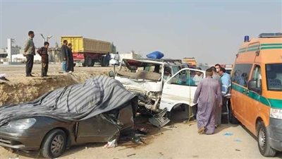 بينهم طفل.. مصرع وإصابة 5 أشخاص في حادث تصادم بالطريق الصحراوي بالبحيرة
