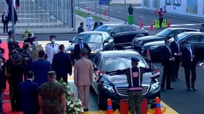 السيسي يصل إلى مقر افتتاح محطة معالجة مياه مصرف بحر البقر